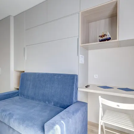 Elegant And Modern Dom & House In *