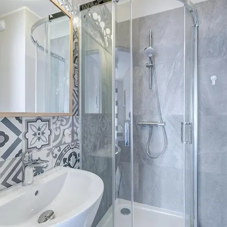 Elegant And Modern Dom & House In *