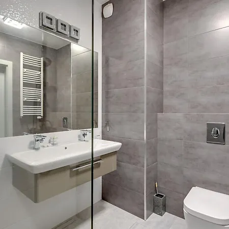 Elegant And Modern Dom & House In *