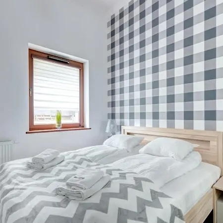 Elegant Jaglana With Parking In Old Town By Renters