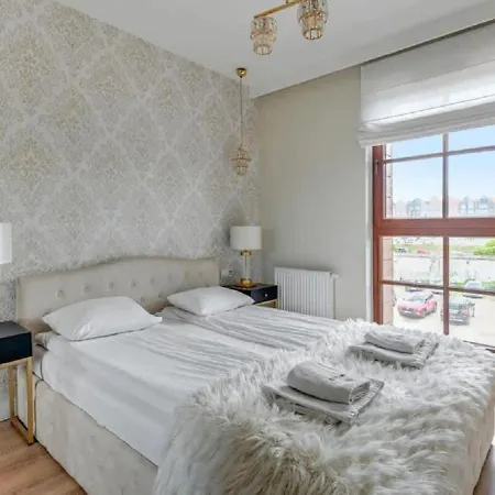 Elegant And Modern Dom & House In *