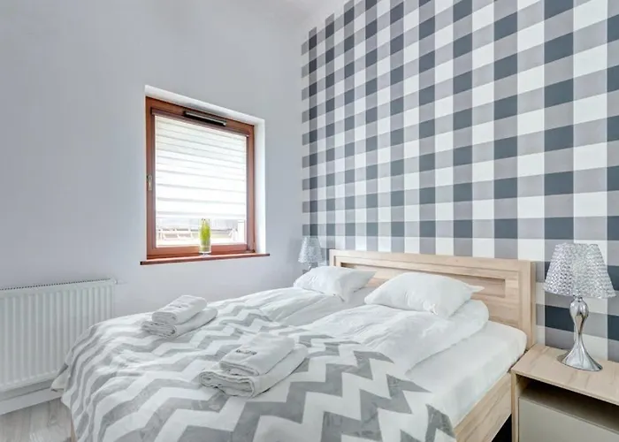 Elegant Jaglana With Parking In Old Town By Renters